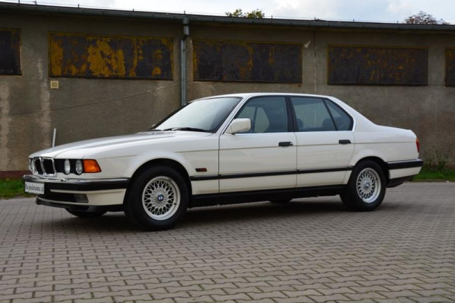  BMW 740i (E32) 1992 года  (UK) (фото 72 из 170)